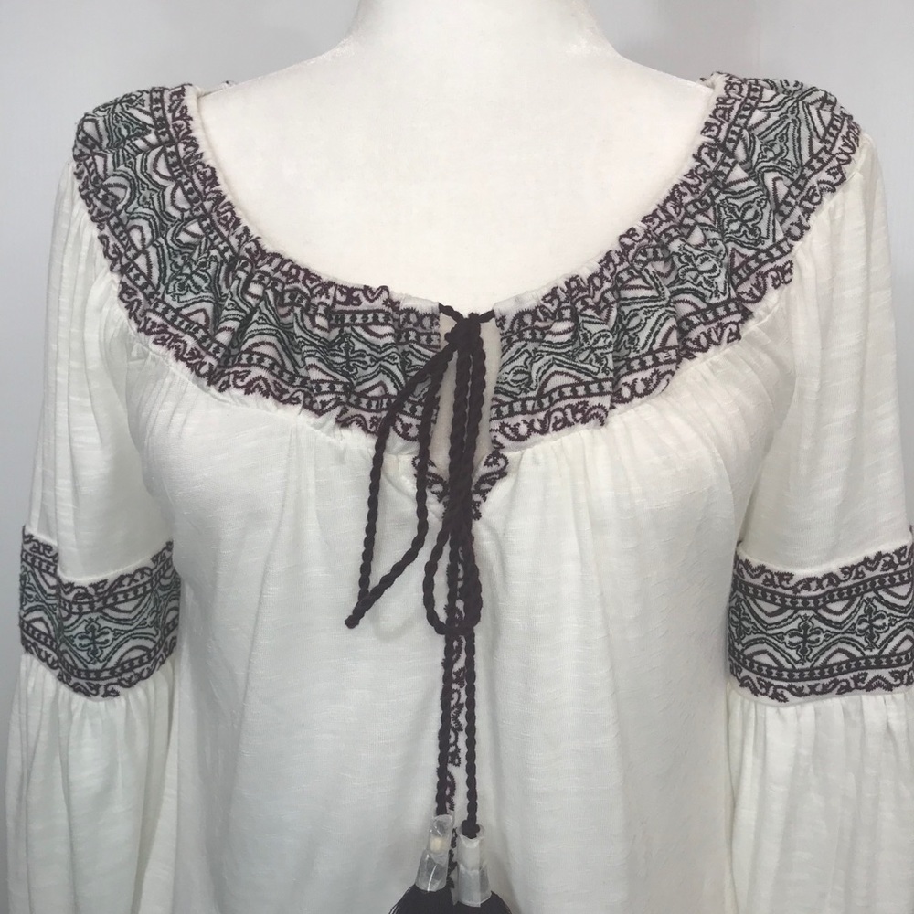 White House Black Market Embroidered Top - Size: S - Picture 5 of 17